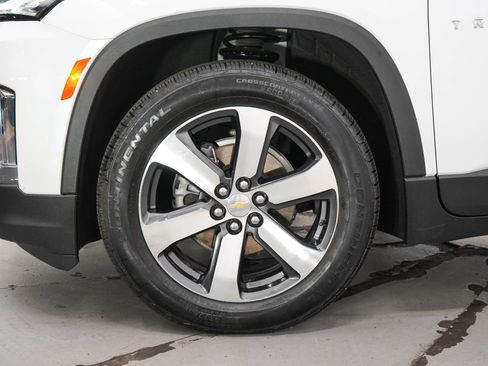Used 2023 Chevrolet Traverse LT w/ LT Premium Package AWD/4WD image 30