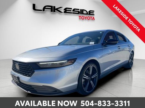 Used 2023 Honda Accord Sport image 2