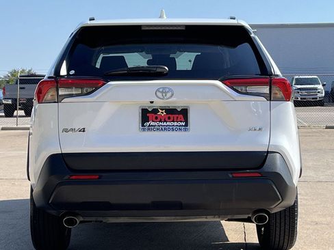 Used 2025 Toyota RAV4 XLE FWD image 5
