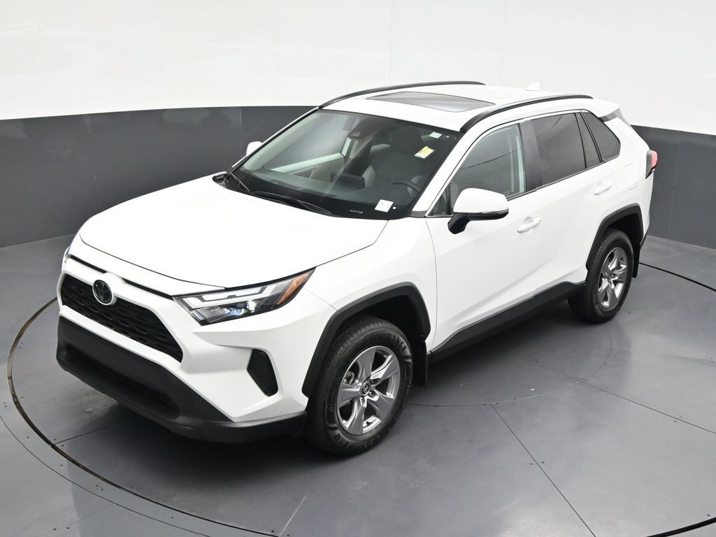 Used 2025 Toyota RAV4 XLE w/ Convenience Package FWD image 15