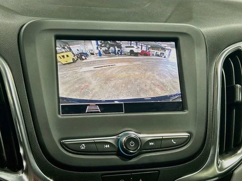 Used 2022 Chevrolet Equinox LS w/ LS Convenience Package FWD image 14