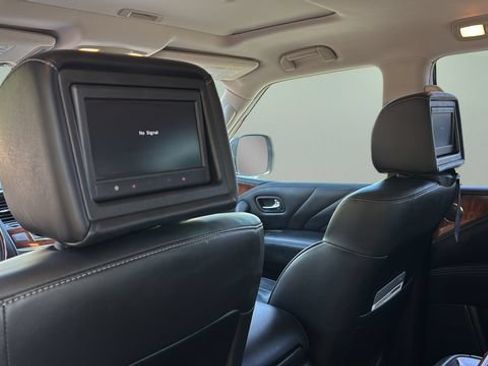 Used 2017 INFINITI QX80 4WD w/ Deluxe Technology Package image 36