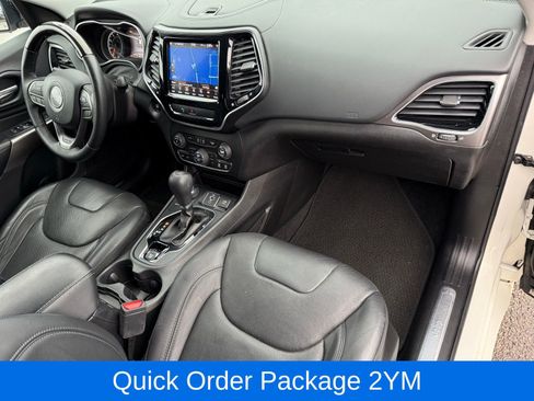 Used 2019 Jeep Cherokee Overland image 17