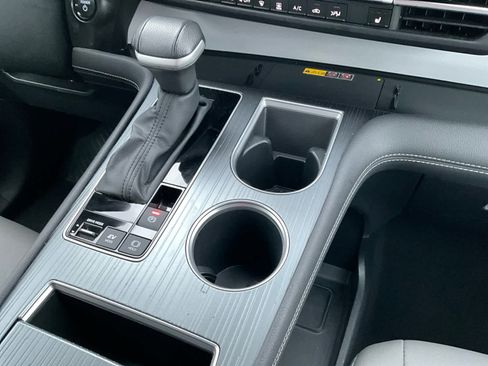 Used 2025 Toyota Sienna XLE image 22