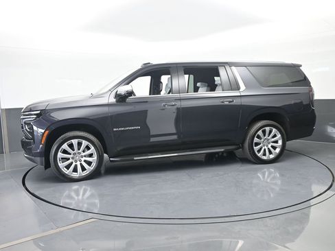 New 2025 Chevrolet Suburban Premier image 2