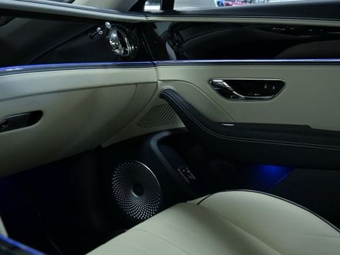 Used 2024 Bentley Flying Spur V8 AWD/4WD image 63