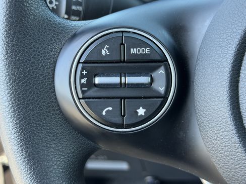 Certified 2025 Kia Soul LX FWD image 18