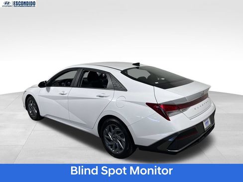 Certified 2024 Hyundai Elantra SEL FWD image 3