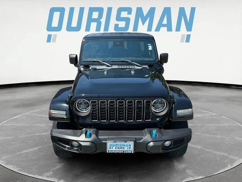 Used 2024 Jeep Wrangler Unlimited w/ Convenience Group AWD/4WD image 9