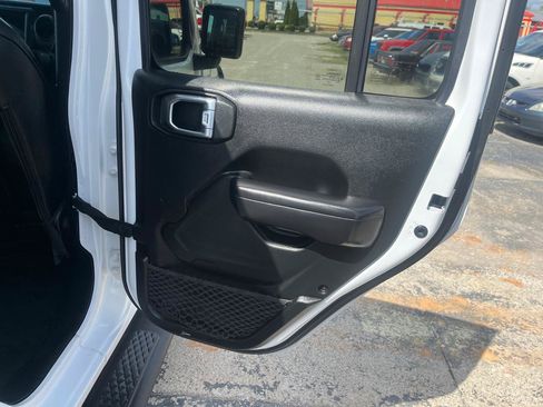 Used 2020 Jeep Gladiator Sport w/ Quick Order Package 24S AWD/4WD image 14