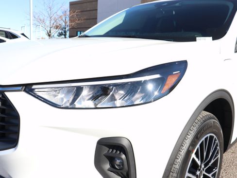 New 2026 Ford Escape SE FWD image 14