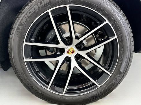 Used 2026 Porsche Macan AWD/4WD image 32
