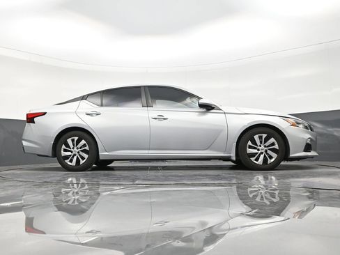 Used 2019 Nissan Altima 2.5 S FWD image 25
