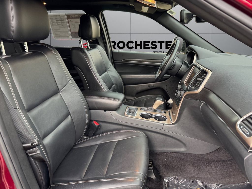 Used 2017 Jeep Grand Cherokee Limited AWD/4WD image 17