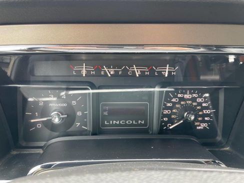 Used 2012 Lincoln Navigator 4WD image 41