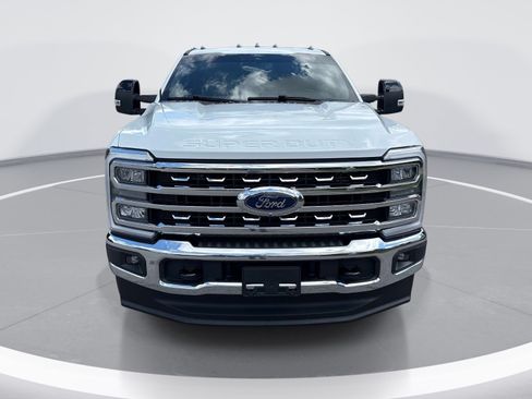 Used 2024 Ford F250 Lariat w/ FX4 Off-Road Package AWD/4WD image 2