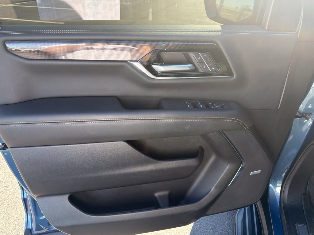 Used 2026 GMC Yukon Elevation AWD/4WD image 23
