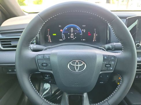 Used 2026 Toyota Camry SE FWD image 8