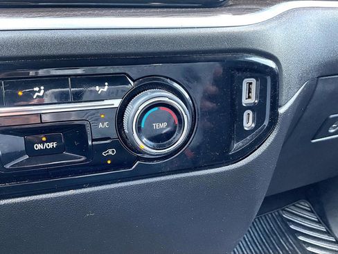 Certified 2024 Chevrolet Silverado 2500 LT image 25