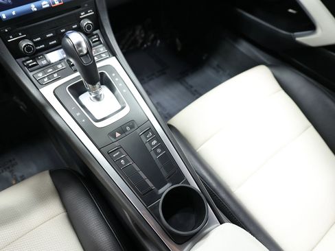 Used 2021 Porsche 718 Cayman RWD image 39
