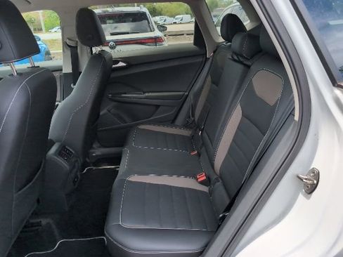 Used 2023 Volkswagen Taos SEL AWD/4WD image 23