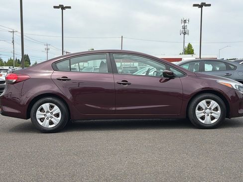 Used 2018 Kia Forte LX FWD image 3
