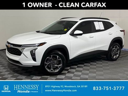 Used 2025 Chevrolet Trax LT w/ LT Convenience Package image 1