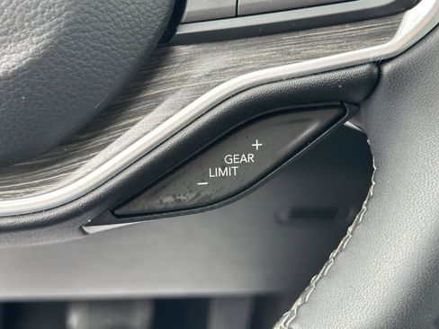 Used 2024 Jeep Wagoneer Series II w/ Flexible Seating Group image 23