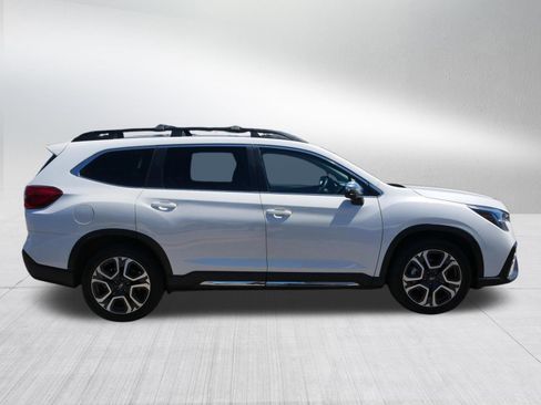 Used 2023 Subaru Ascent Limited w/ Technology Package AWD/4WD image 8