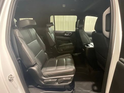 Used 2022 Chevrolet Suburban RST w/ Luxury Package AWD/4WD image 15
