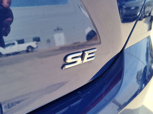 Used 2025 Toyota Camry SE image 8