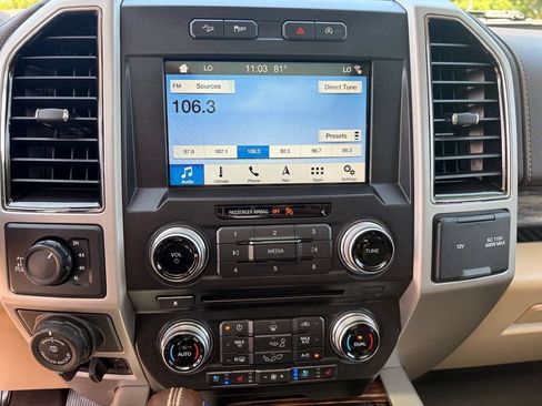Used 2018 Ford F150 Lariat w/ Equipment Group 502A Luxury AWD/4WD image 22