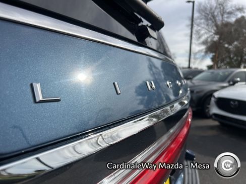 Used 2019 Lincoln Navigator Reserve image 11