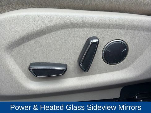 Used 2018 Ford Explorer XLT w/ Equipment Group 202A FWD image 23
