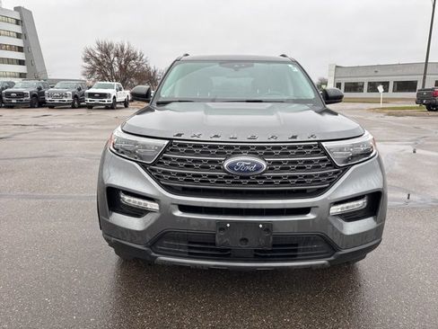 Used 2024 Ford Explorer XLT w/ Equipment Group 202A image 4