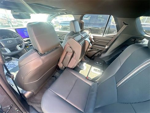 Used 2025 Toyota 4Runner Limited image 31