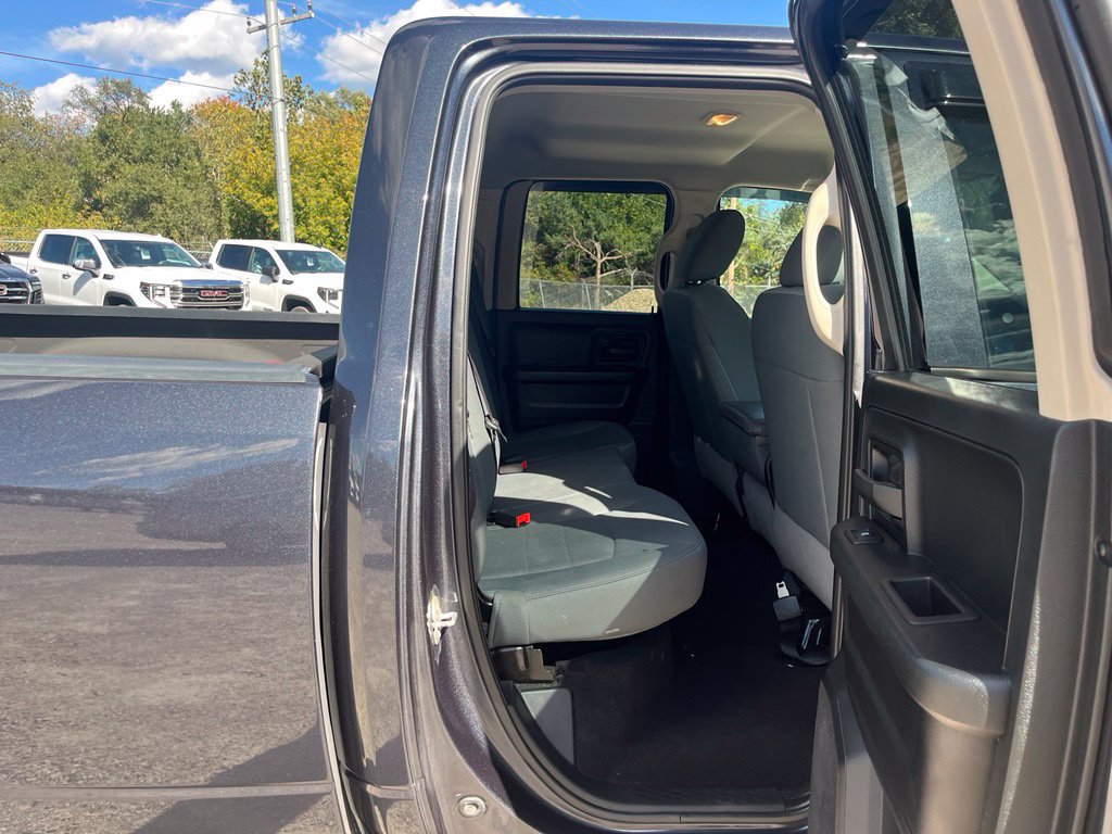 Used 2018 RAM 1500 ST w/ SXT Appearance Group AWD/4WD image 29