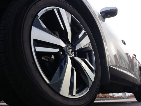 Certified 2022 Nissan Rogue Platinum w/ Head-Up Display Package image 11