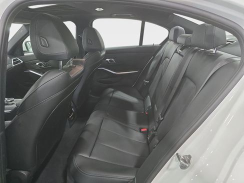 Used 2026 BMW 330i Sedan w/ Convenience Package RWD image 27