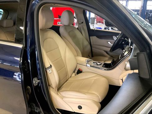 Used 2019 Mercedes-Benz GLC 300 image 8