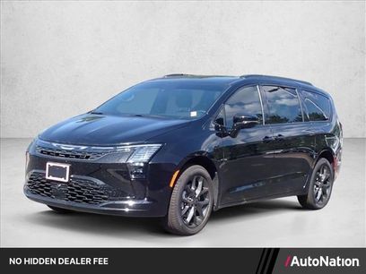 New 2027 Chrysler Pacifica Limited