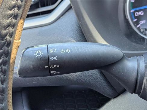 Used 2022 Toyota RAV4 SE w/ Convenience Package AWD/4WD image 6