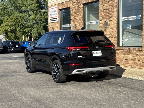 Used 2022 Mitsubishi Outlander SE AWD/4WD image 3