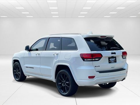 Used 2021 Jeep Grand Cherokee Laredo X AWD/4WD image 4