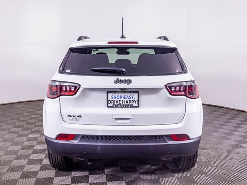 New 2026 Jeep Compass Latitude image 9