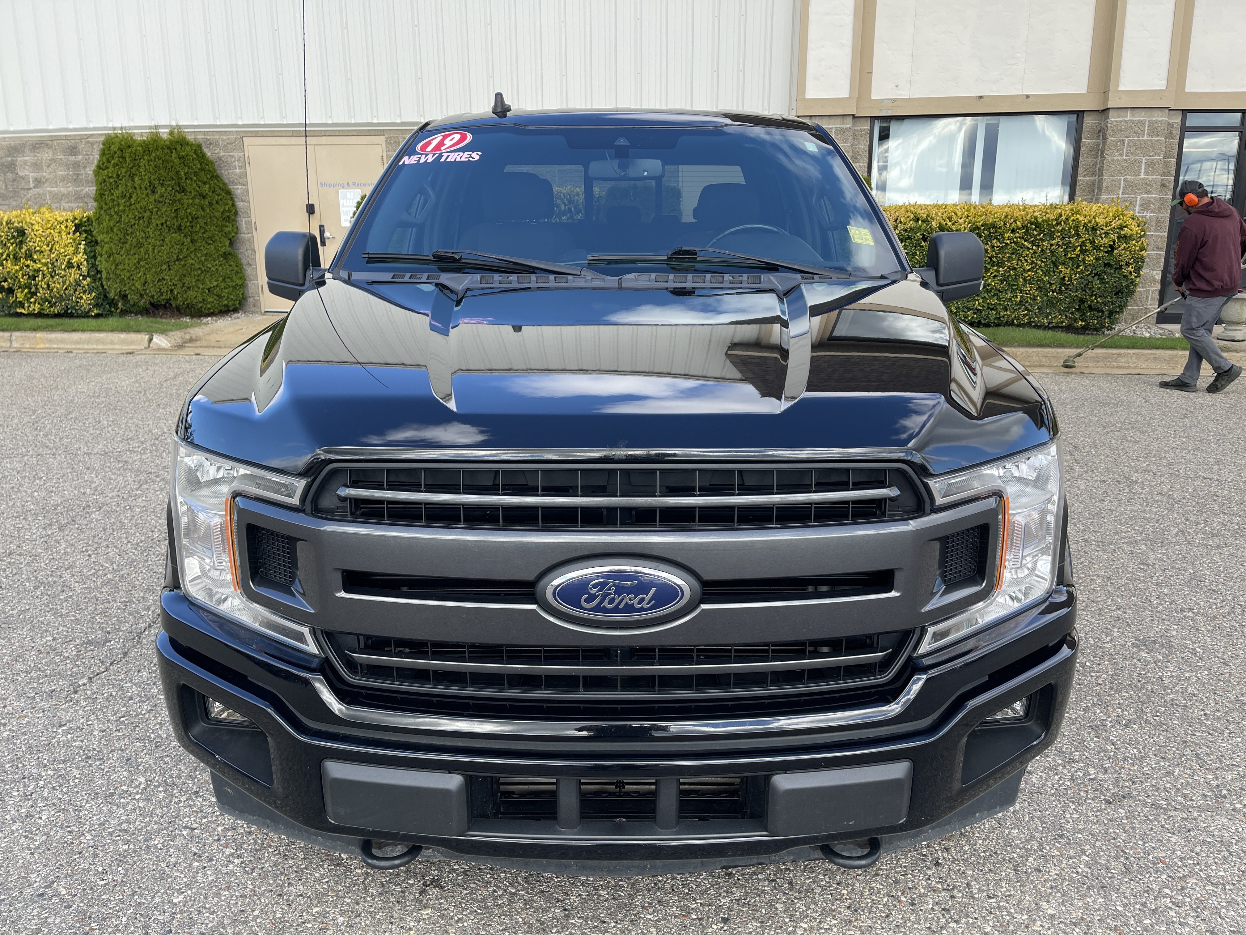 Used 2019 Ford F150 XLT w/ Equipment Group 302A Luxury AWD/4WD image 8