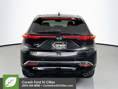 Used 2024 Toyota Venza Nightshade AWD/4WD image 14