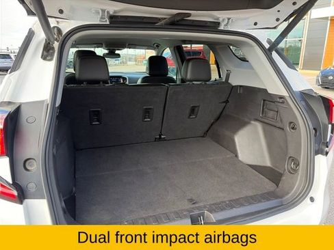 Used 2023 GMC Terrain SLT image 21