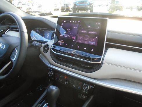 Certified 2024 Jeep Compass Limited w/ Sun and Sound Group image 15