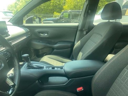 Used 2024 Honda HR-V Sport image 7